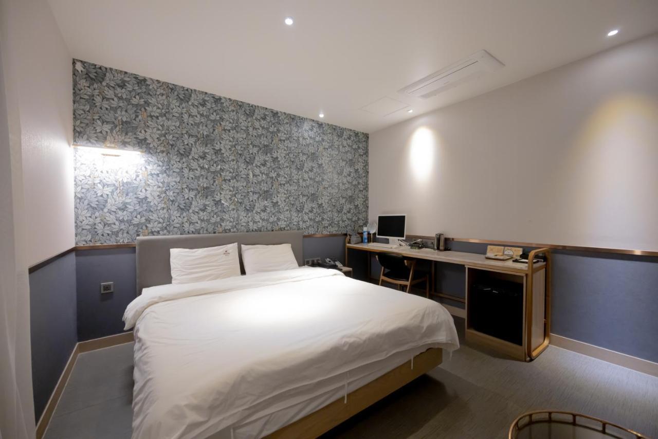 Hound Hotel Seomyeon-Beomcheon Busan Exterior foto