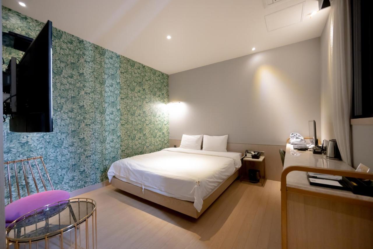 Hound Hotel Seomyeon-Beomcheon Busan Exterior foto
