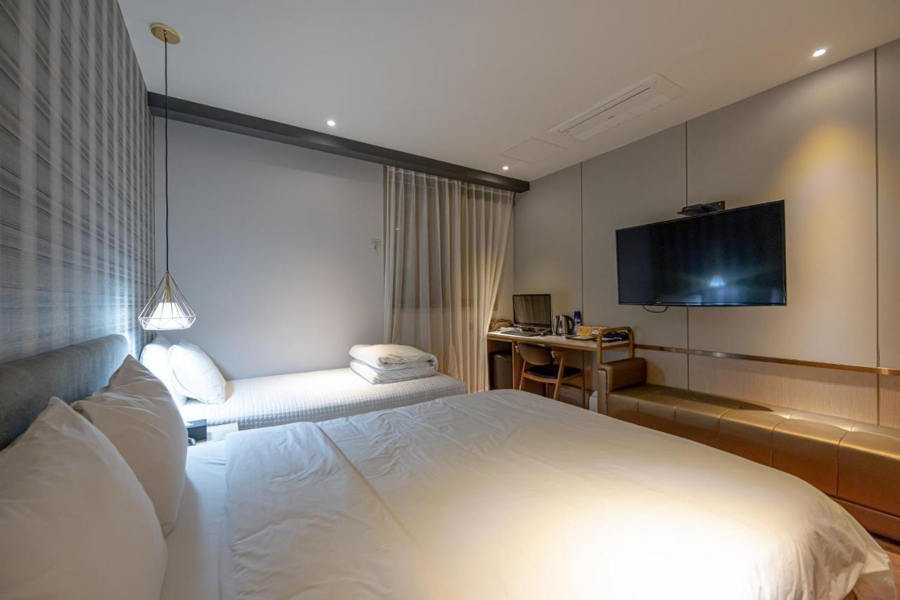 Hound Hotel Seomyeon-Beomcheon Busan Exterior foto