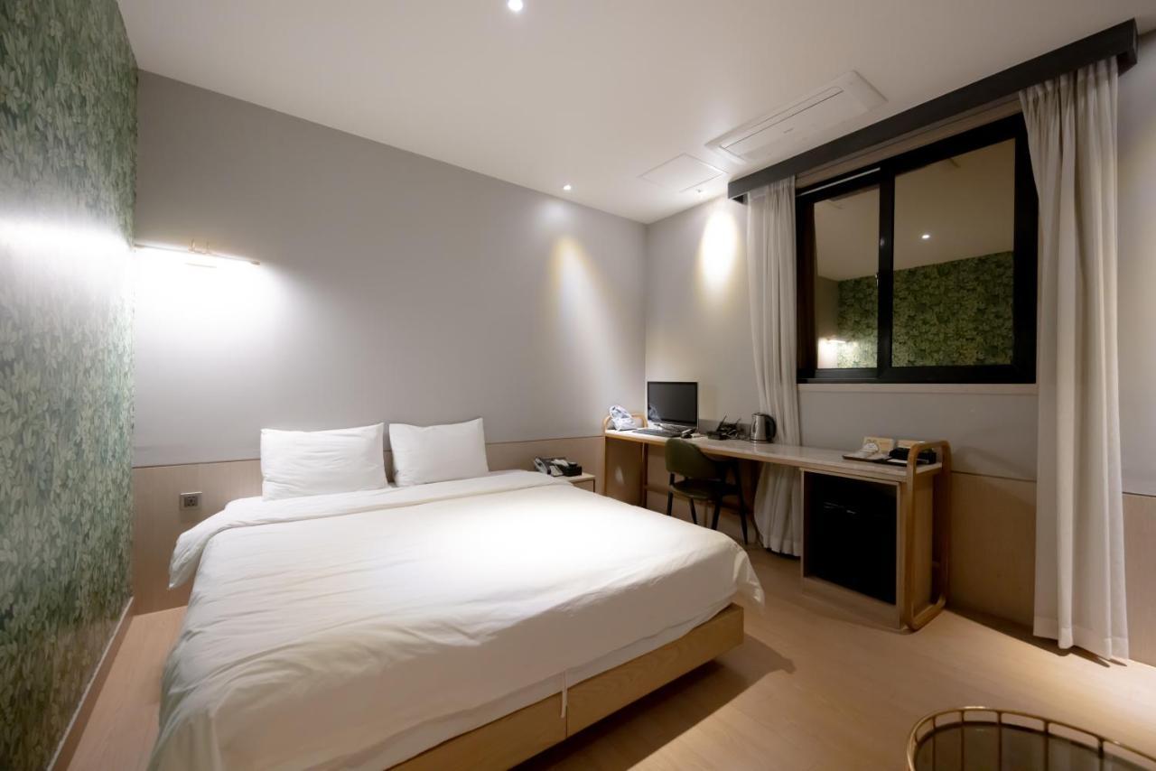 Hound Hotel Seomyeon-Beomcheon Busan Exterior foto
